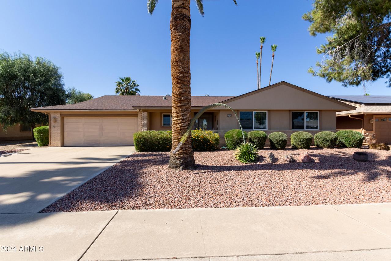 10720 W Saratoga Cir., Sun City, AZ 85351