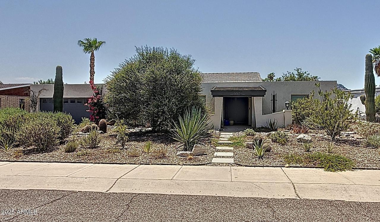 3529 E Cannon Dr., Phoenix, AZ 85028