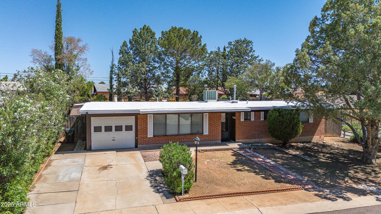3017 Dove Dr., Sierra Vista, AZ 85635