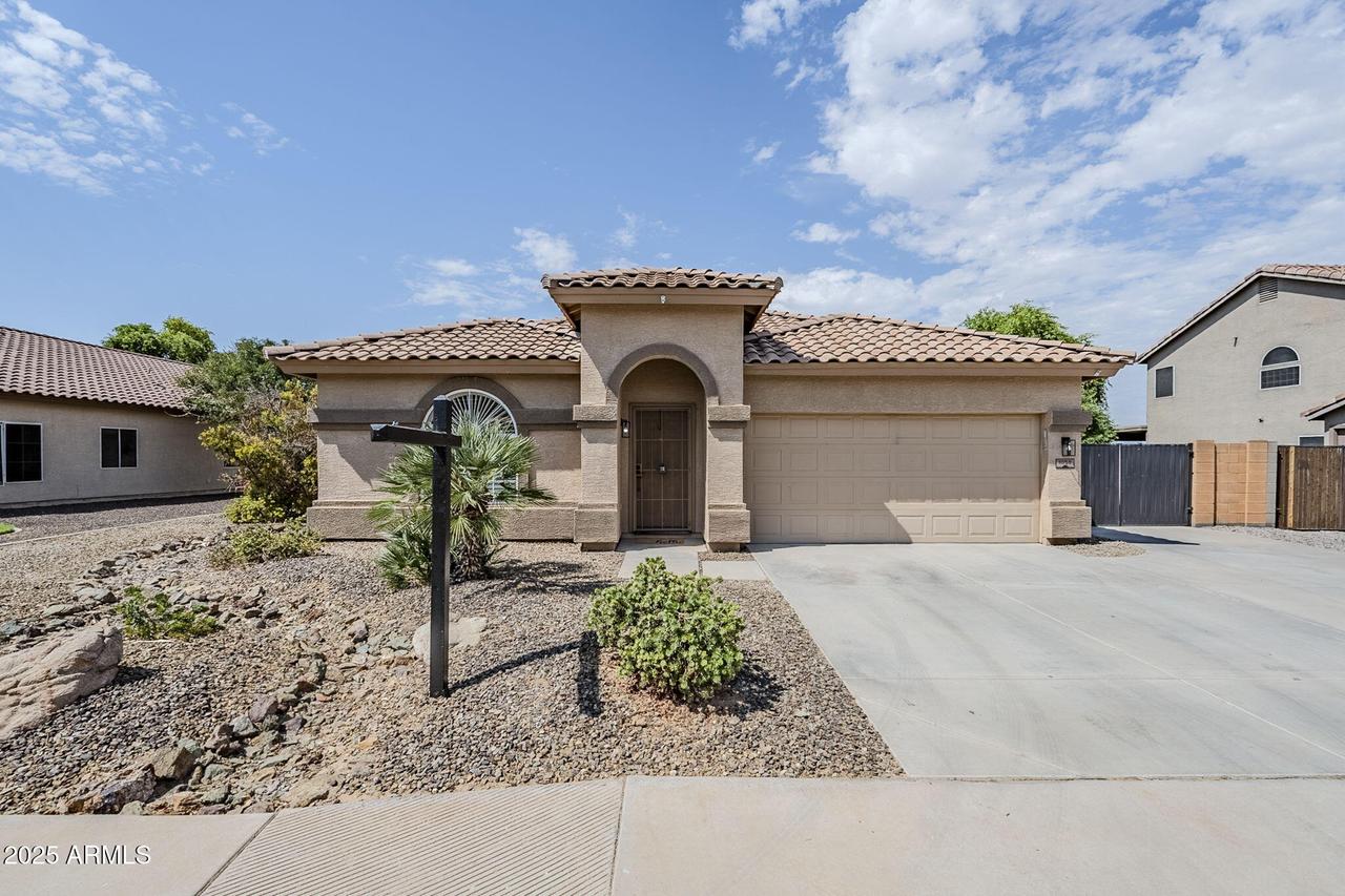 1058 E Rosebud Dr., San Tan Valley, AZ 85143