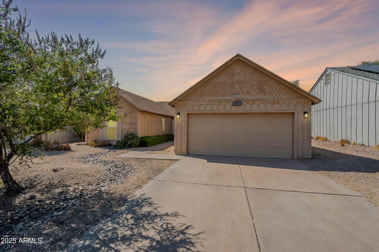 9852 S 46th St., Phoenix, AZ 85044