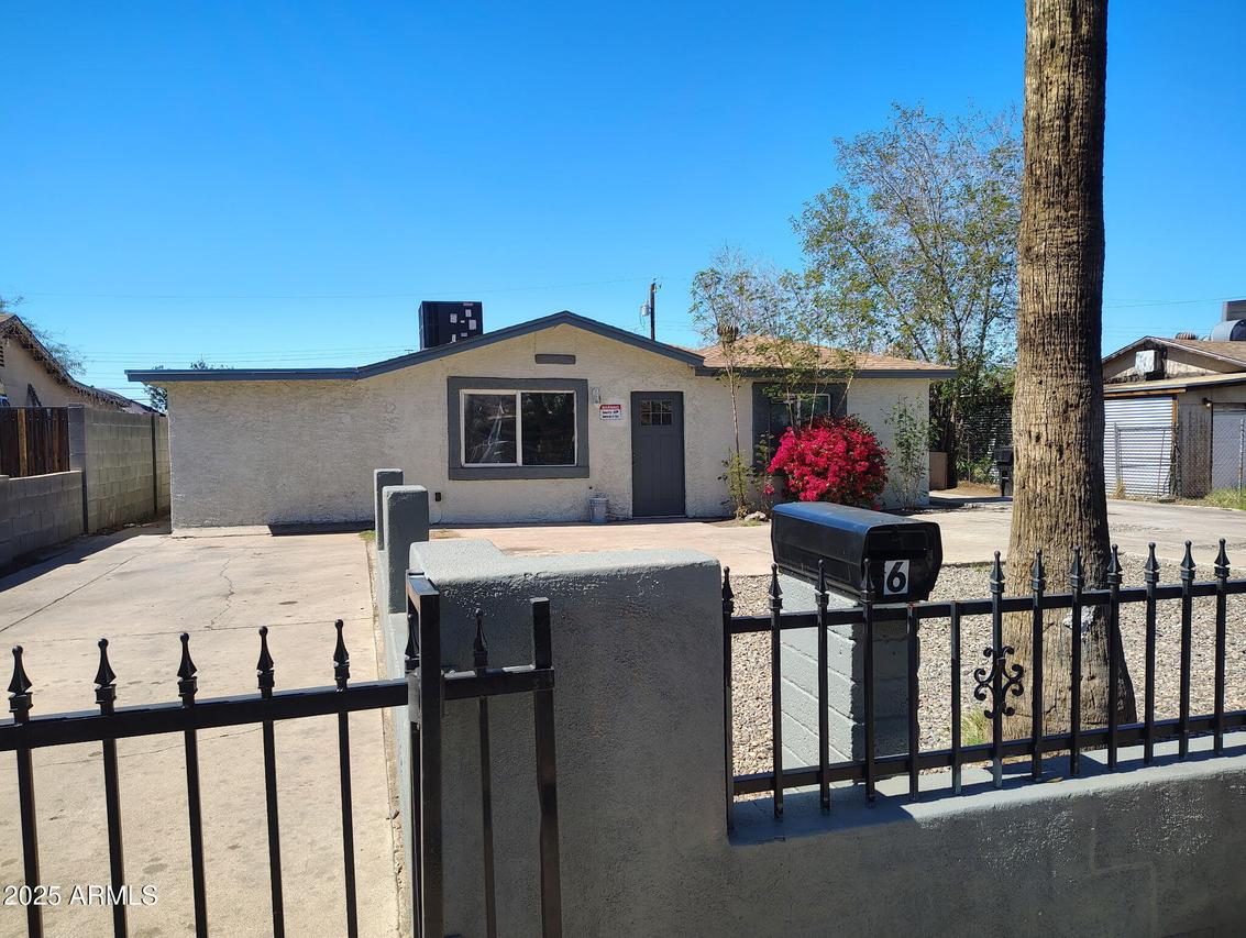 6 S 30th Dr., Phoenix, AZ 85009