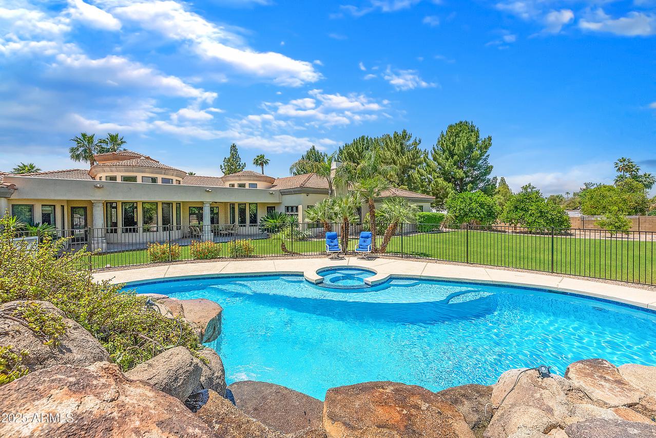 2440 N Maple, Mesa, AZ 85215