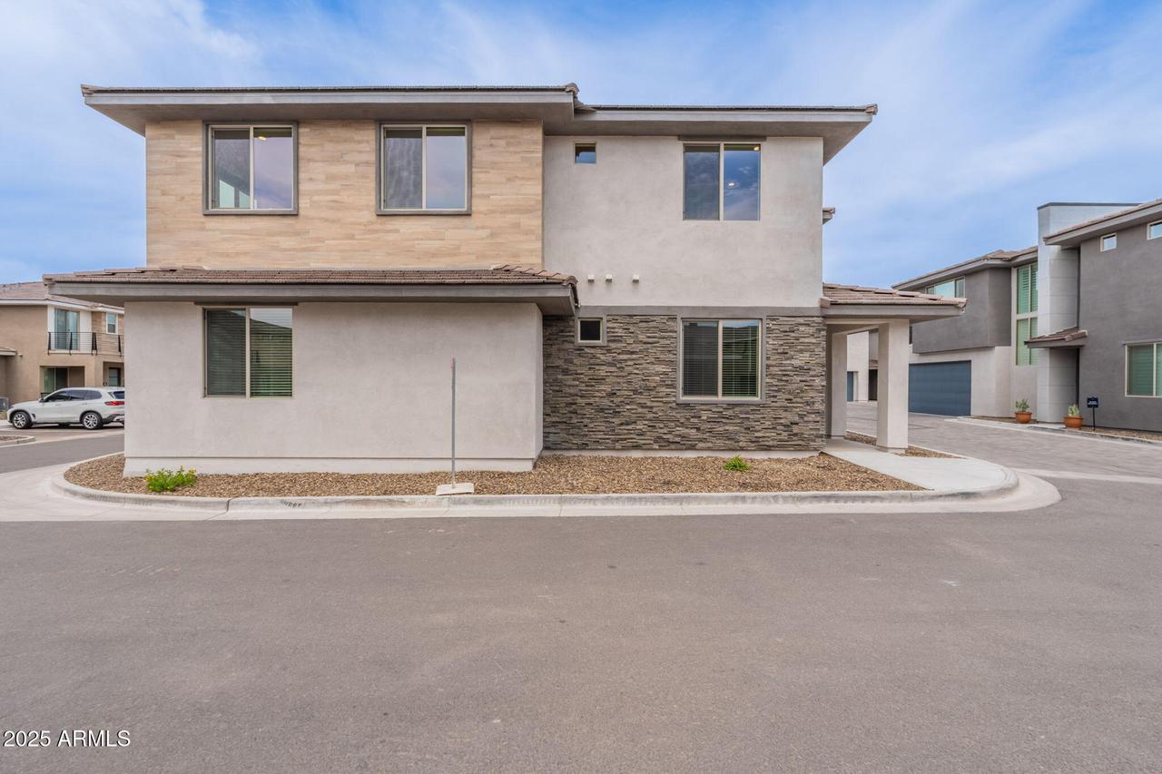 2121 W Sonoran Desert Dr. #70, Phoenix, AZ 85085