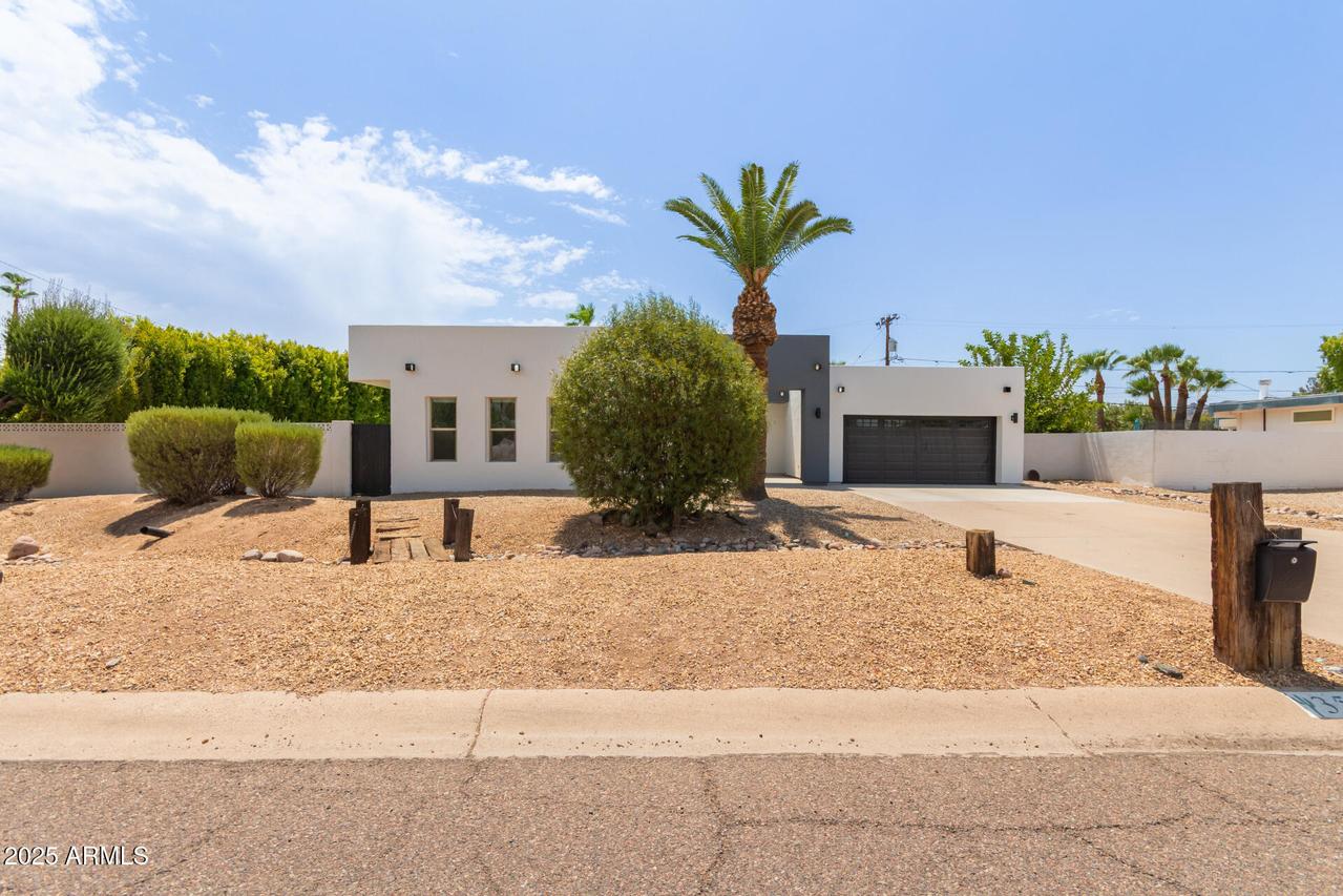 3533 E Turquoise Ave., Phoenix, AZ 85028