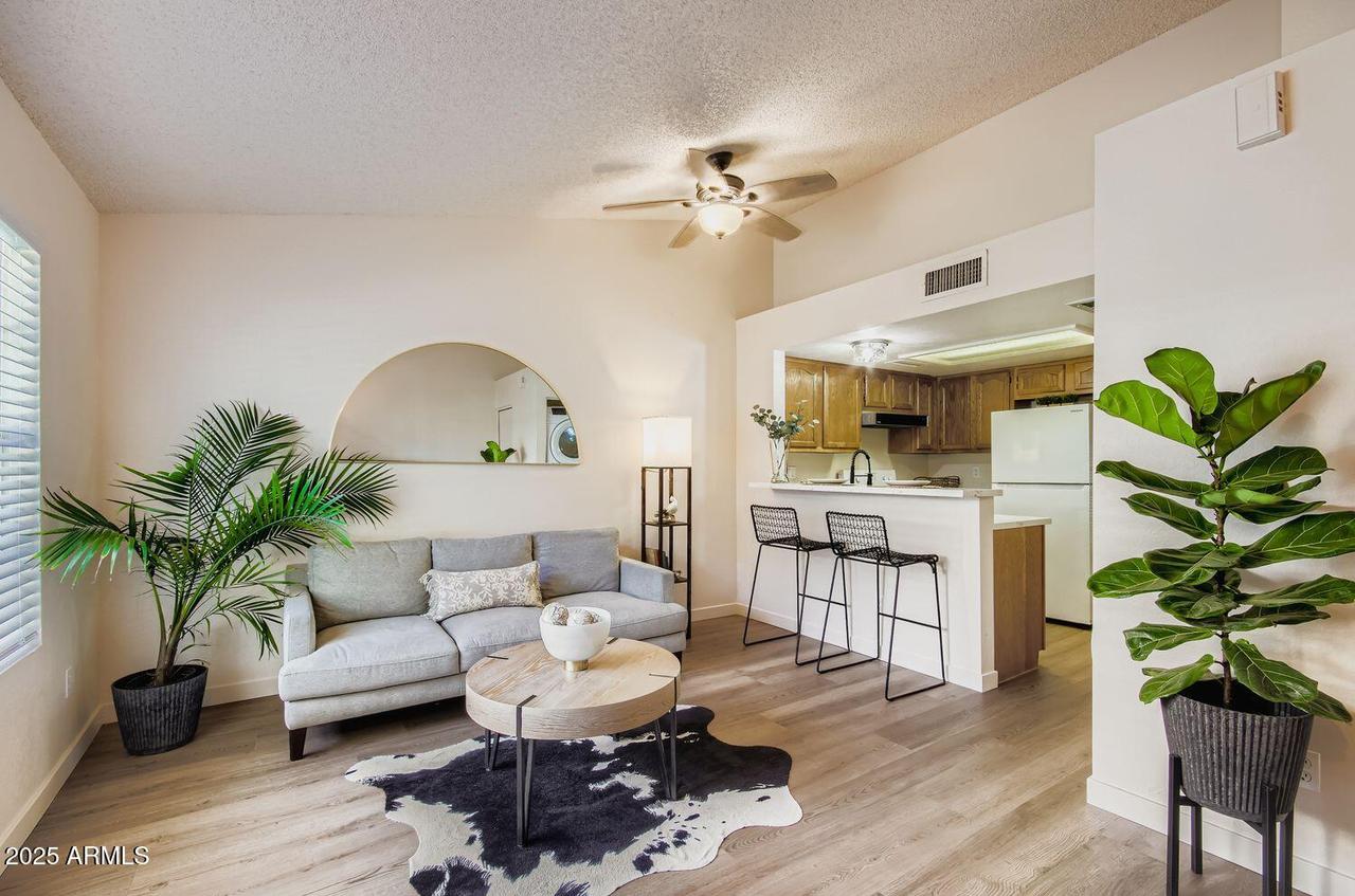 4834 E Kachina Tr. #4, Phoenix, AZ 85044