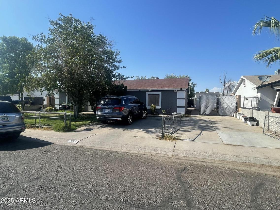 7340 W Holly St., Phoenix, AZ 85035