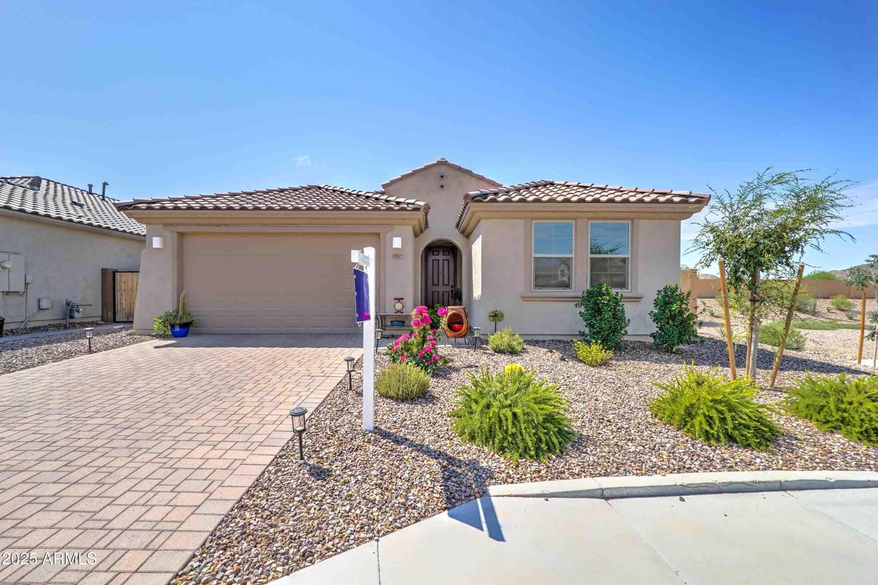 1957 W Fawn Way, San Tan Valley, AZ 85144