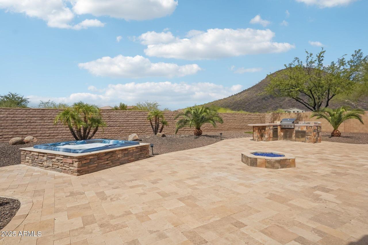 12750 W Calle De Pompas, Peoria, AZ 85383