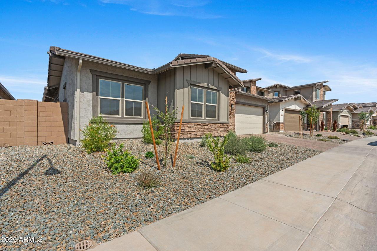44722 N 44th Dr., New River, AZ 85087
