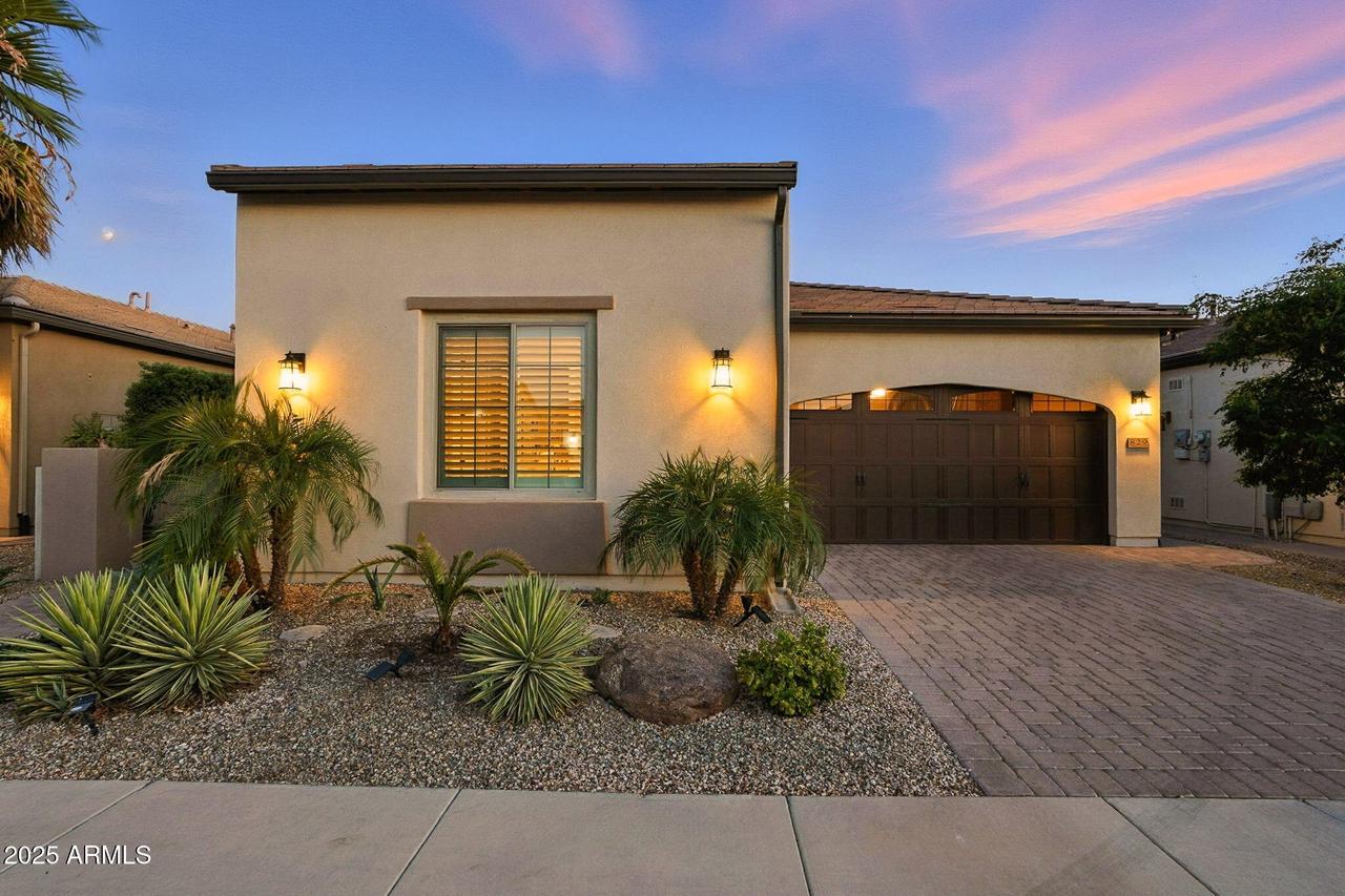 829 E Snowy Farm Dr., Queen Creek, AZ 85140
