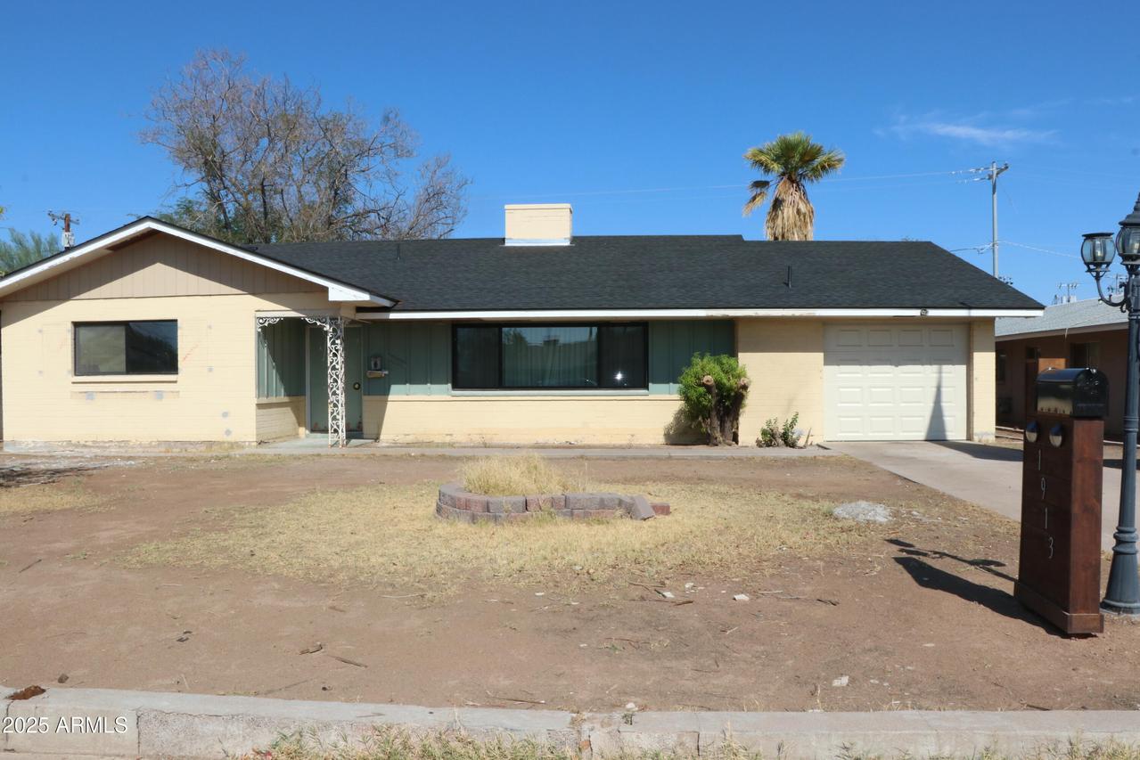 1913 N 22nd Pl., Phoenix, AZ 85006