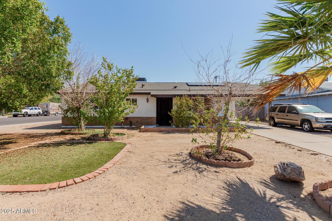 2901 W Corrine Dr., Phoenix, AZ 85029
