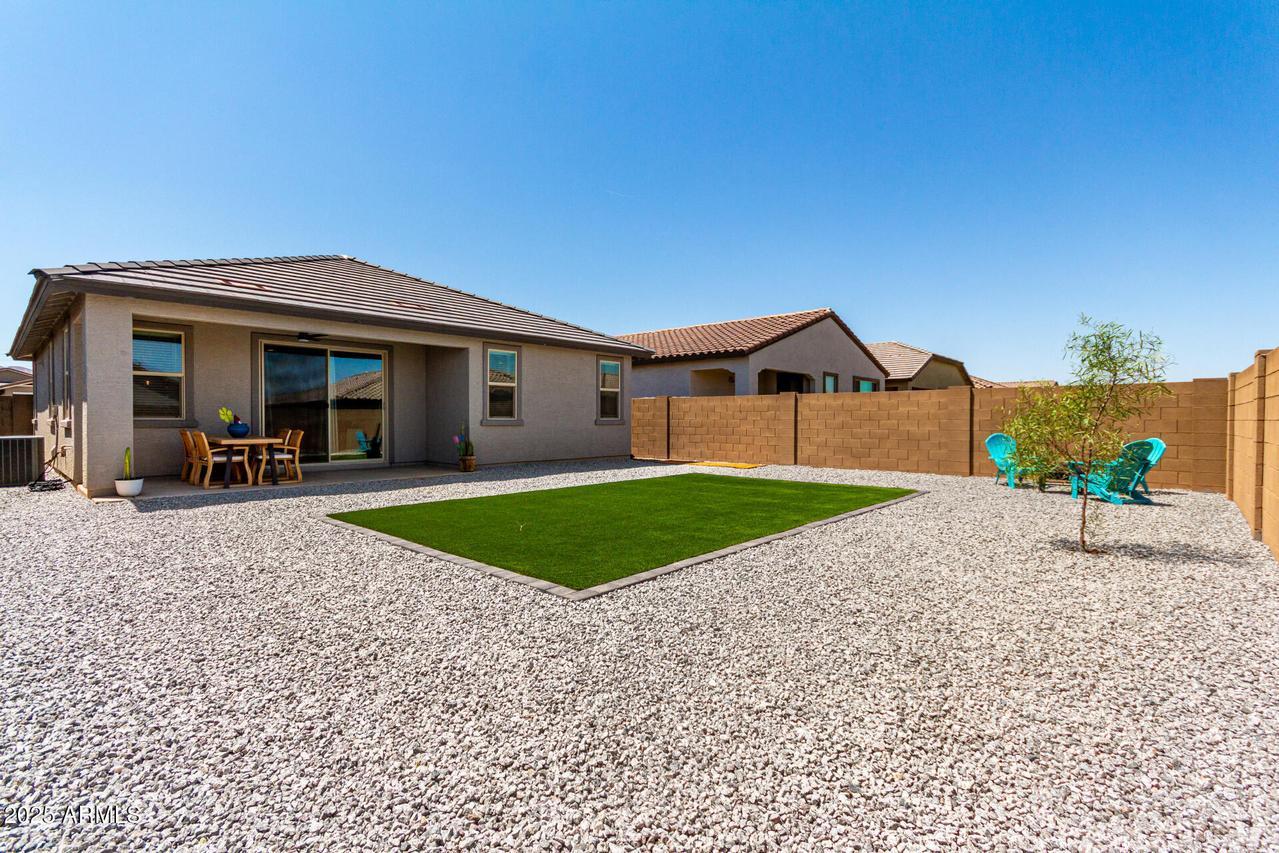 2532 W Hidalgo Ave., Phoenix, AZ 85041