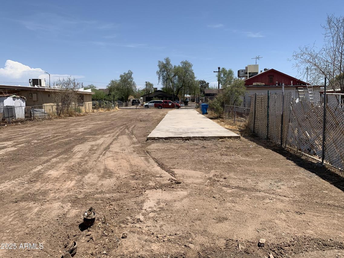 742 S 1st St. #-, Phoenix, AZ 85004