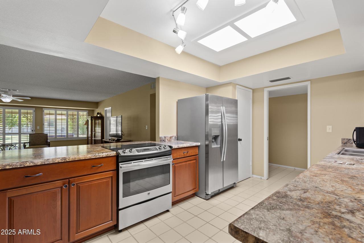 10425 W Roundelay Cir., Sun City, AZ 85351