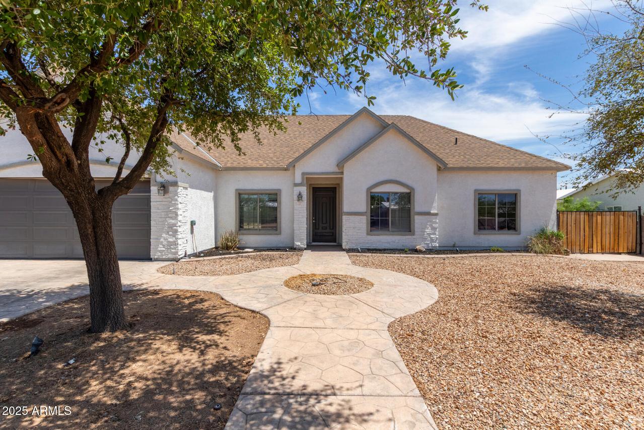 447 S Warner Dr., Apache Junction, AZ 85120