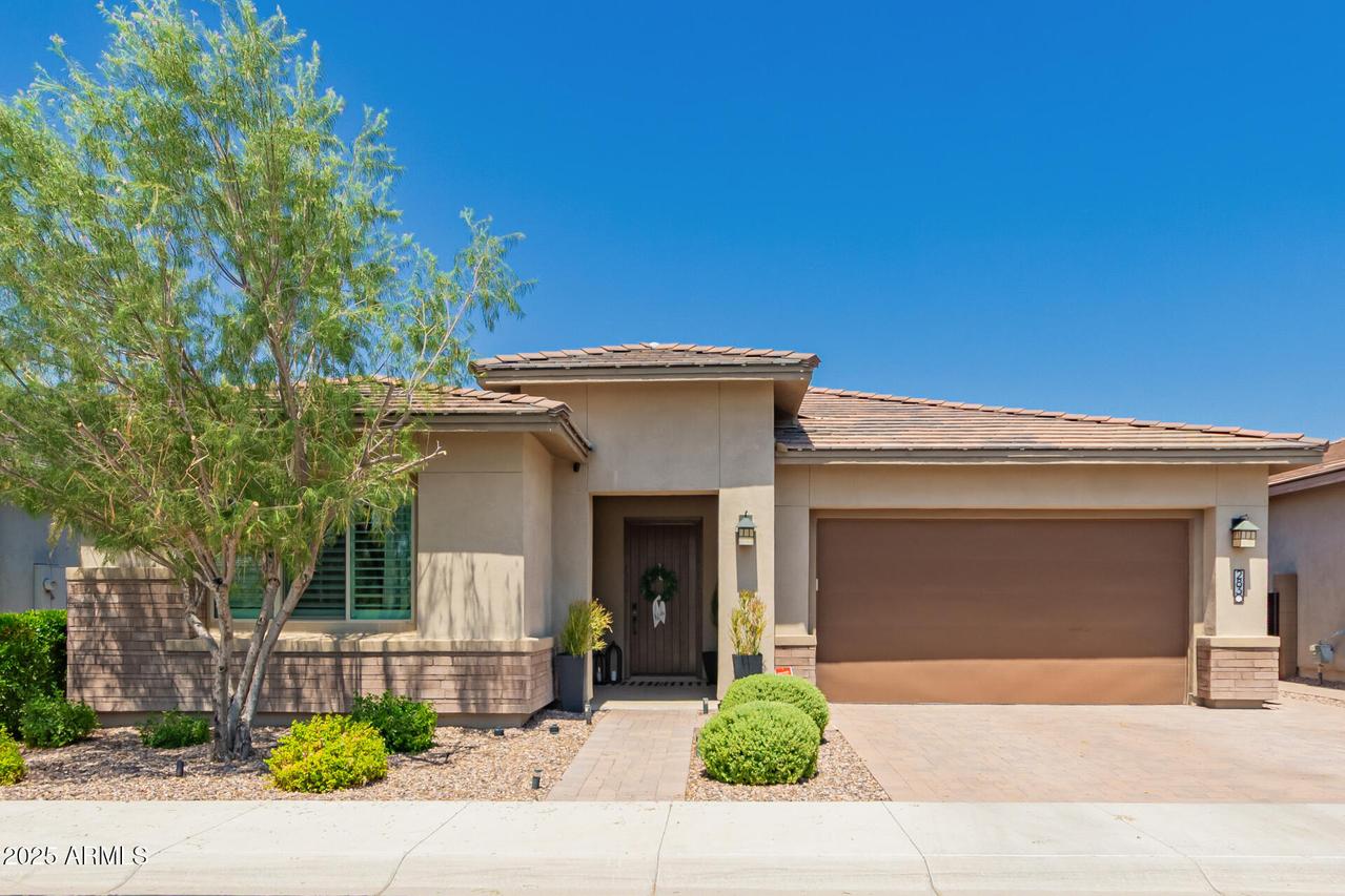 2830 E Crest Ln., Phoenix, AZ 85050