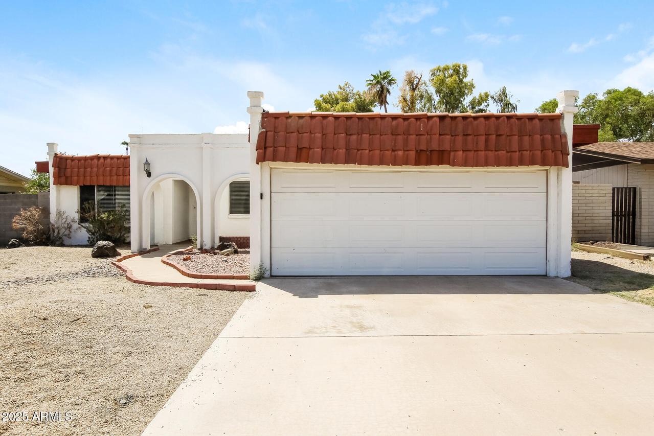 7616 N 44th Dr., Glendale, AZ 85301