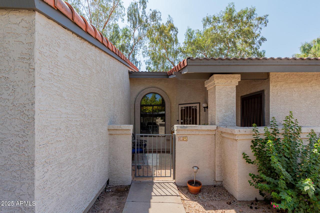 1718 S Longmore #68, Mesa, AZ 85202
