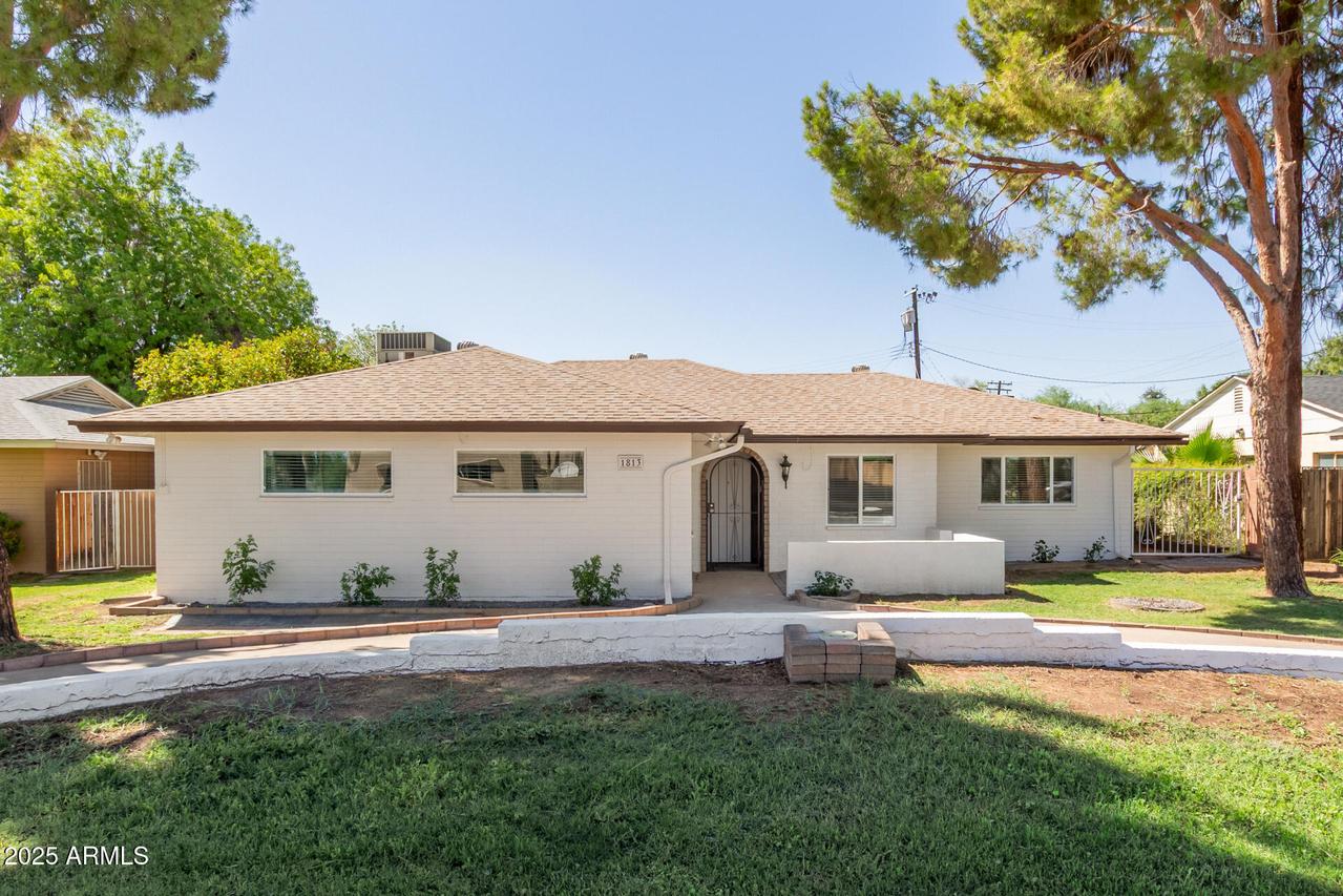 1813 W Earll Dr., Phoenix, AZ 85015