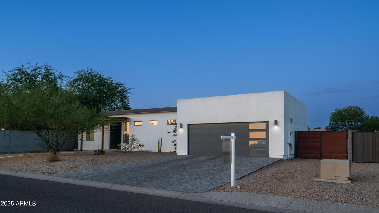 14025 N 11th Pl., Phoenix, AZ 85022