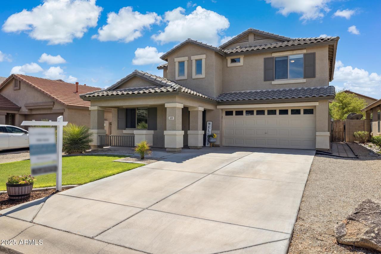 1011 E Palomino Way, San Tan Valley, AZ 85143