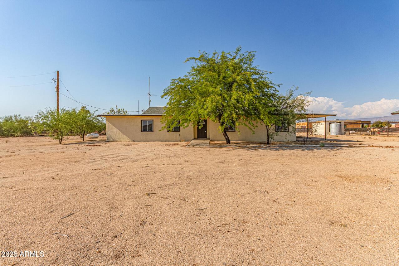 1430 W Maddock Rd., Phoenix, AZ 85086