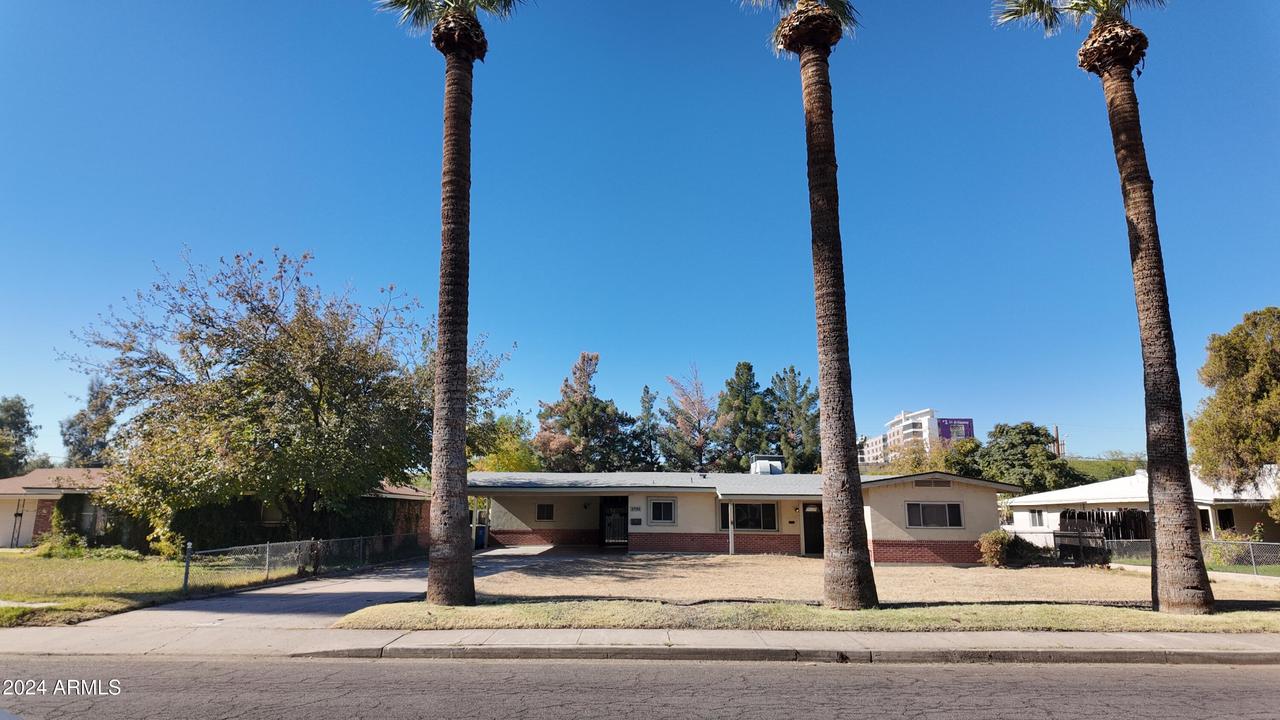 2702 N 21st St., Phoenix, AZ 85006