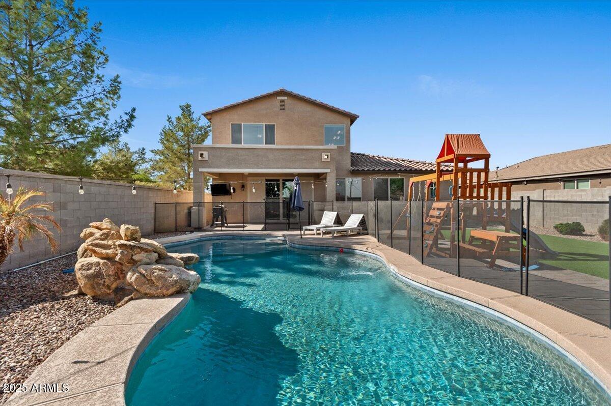 62 W Hackberry Ave., San Tan Valley, AZ 85140