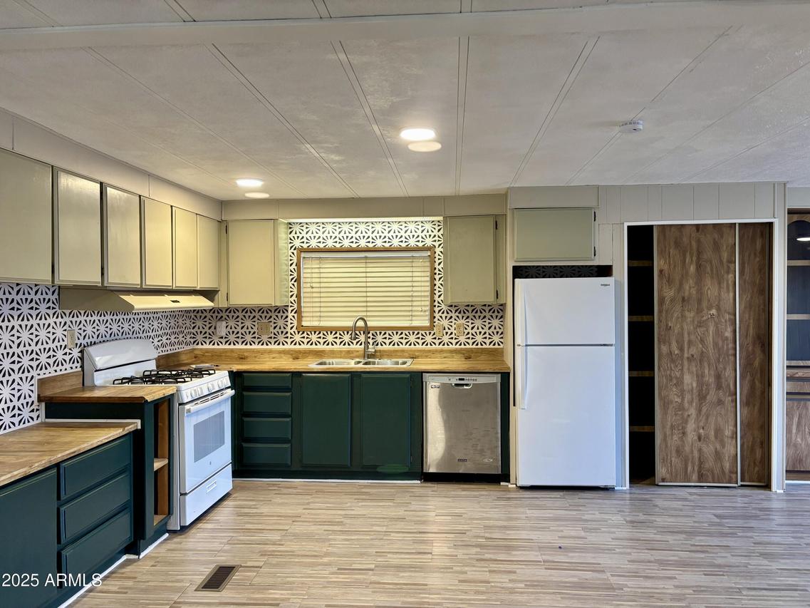 4400 W Missouri Ave. #99, Glendale, AZ 85301