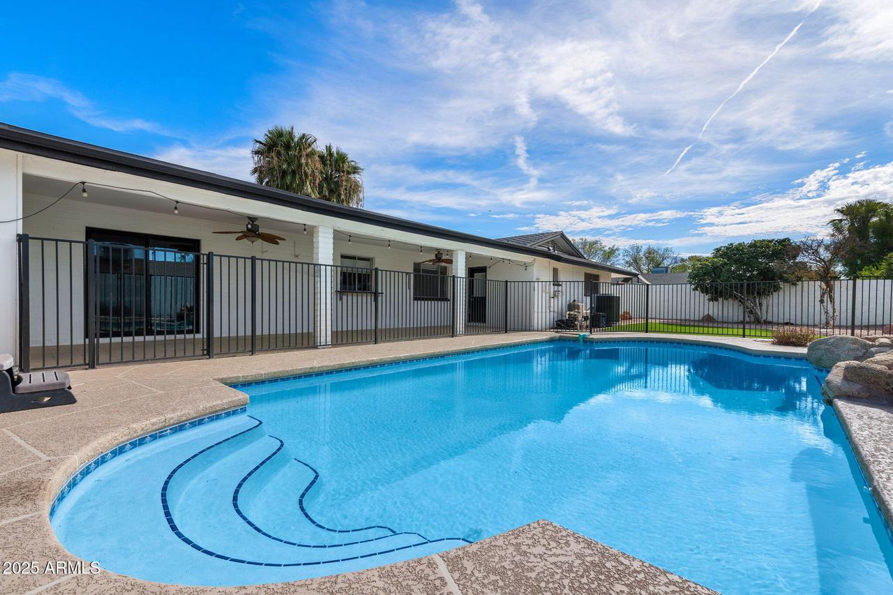 2457 E Ivy St., Mesa, AZ 85213