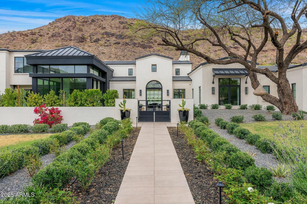 6126 E Joshua Tree Ln., Paradise Valley, AZ 85253