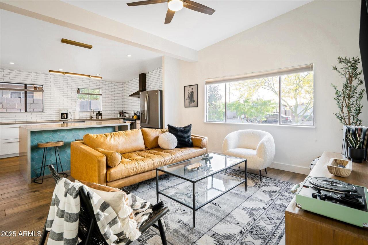 2307 N 51st Pl., Phoenix, AZ 85008