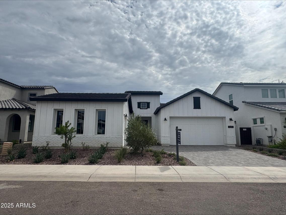 11803 N Luckenbach St., Surprise, AZ 85388
