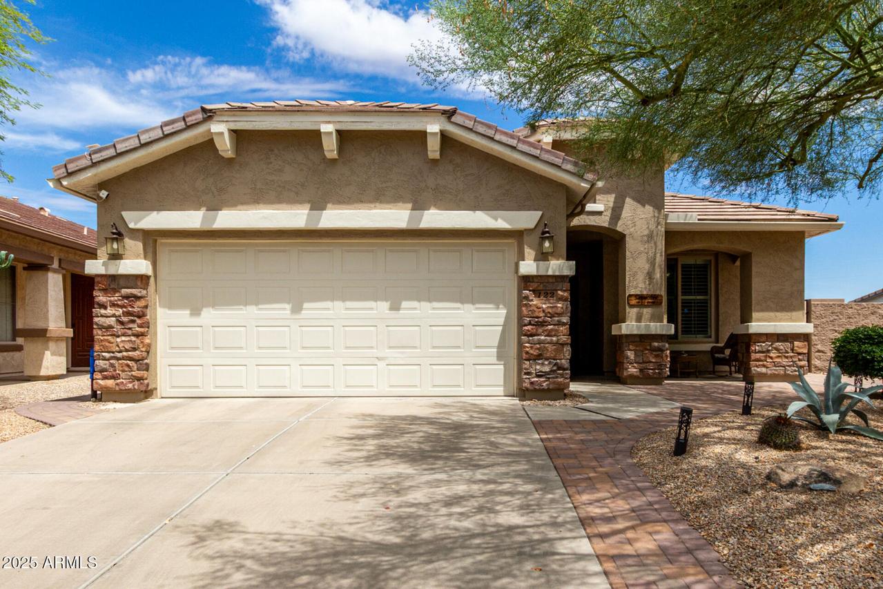 122 W Twin Peaks Pkwy., San Tan Valley, AZ 85143