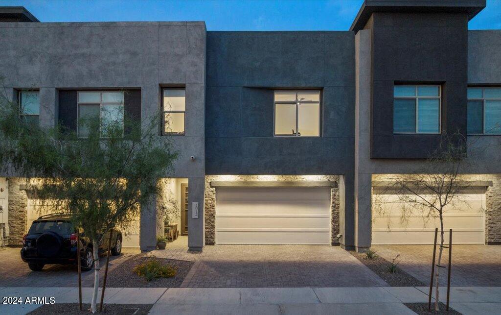1912 W Kinfield Tr., Phoenix, AZ 85085