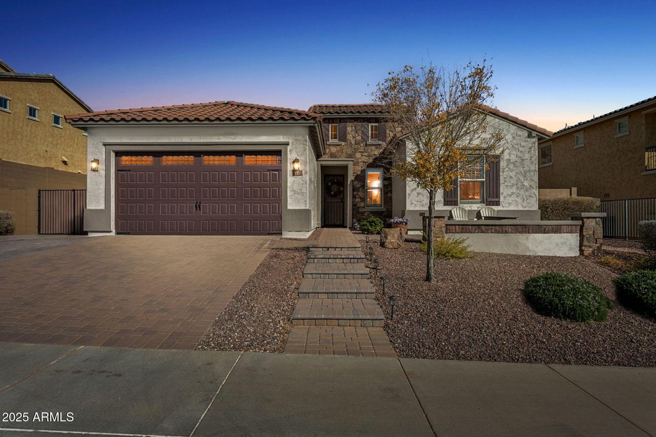 10062 W Redbird Rd., Peoria, AZ 85383