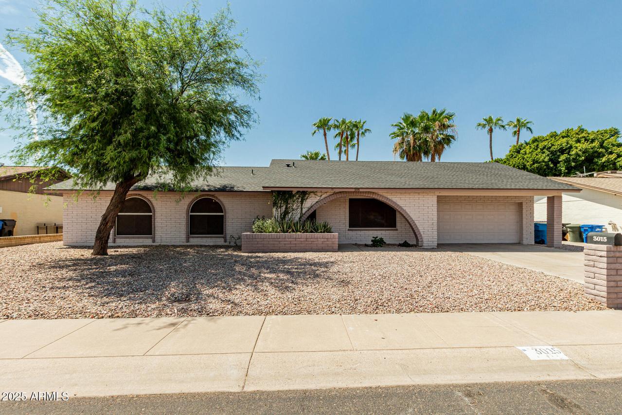 3015 W Waltann Ln., Phoenix, AZ 85053