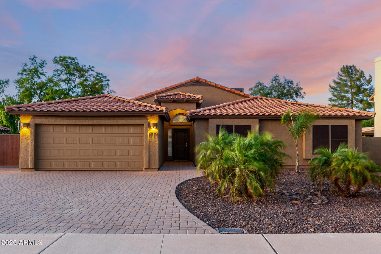 1976 E Buena Vista Dr., Tempe, AZ 85284