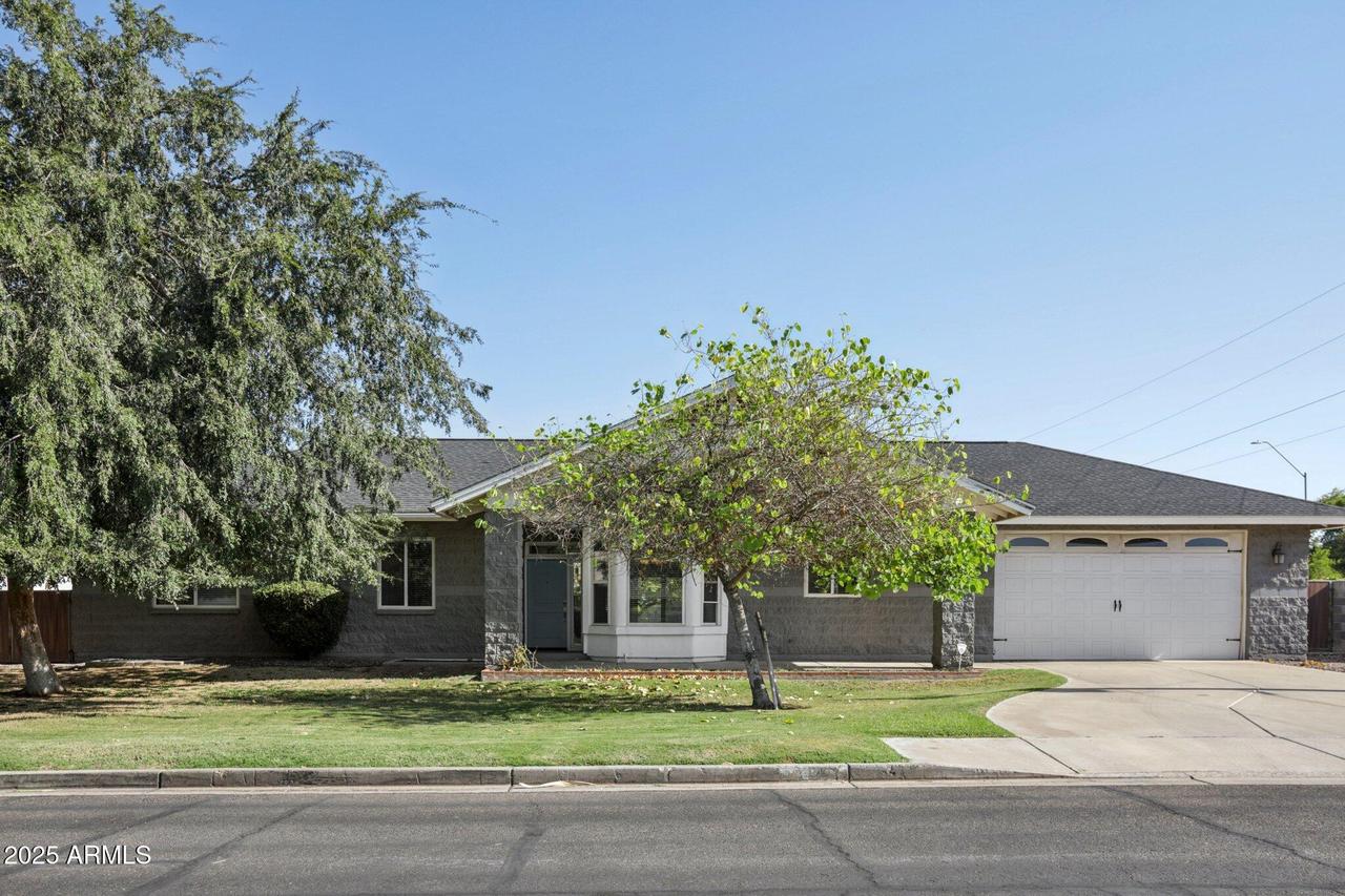 702 W Why Worry Ln., Phoenix, AZ 85021