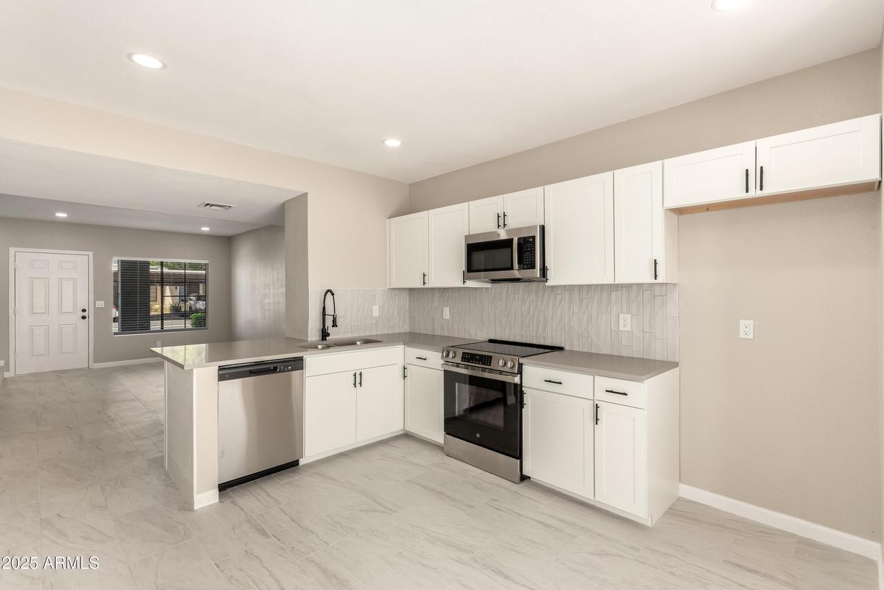 7801 N 44th Dr. #1048, Glendale, AZ 85301
