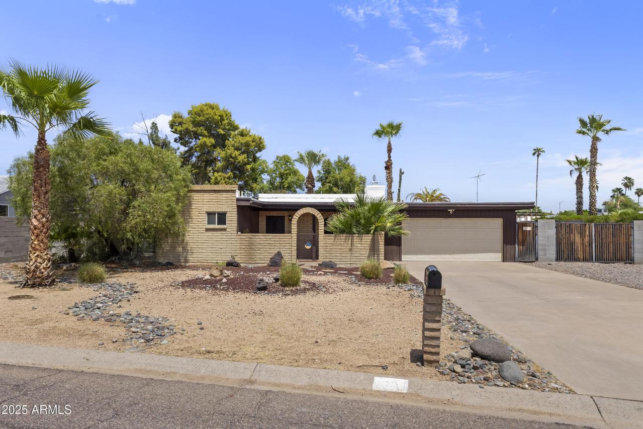 4322 E Bluefield Ave., Phoenix, AZ 85032