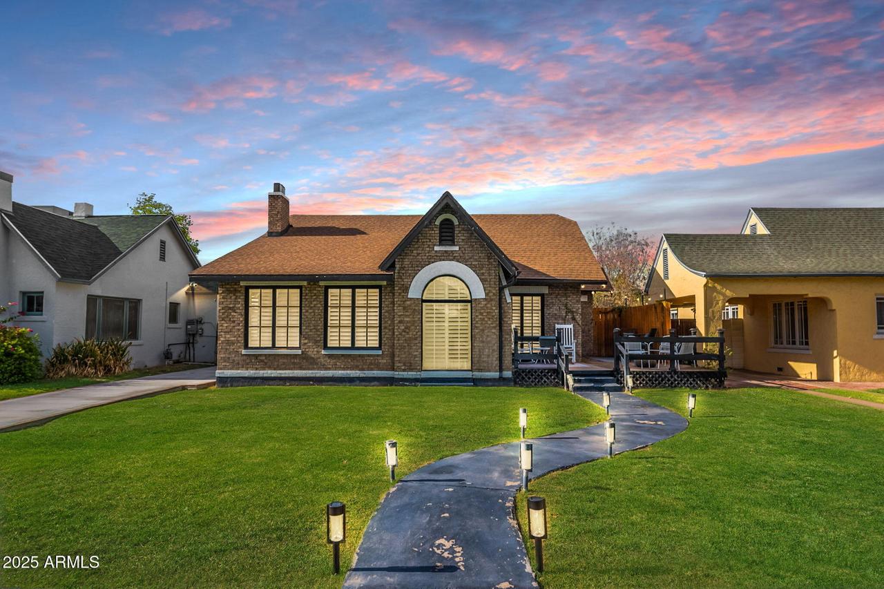 1126 W Portland St., Phoenix, AZ 85007