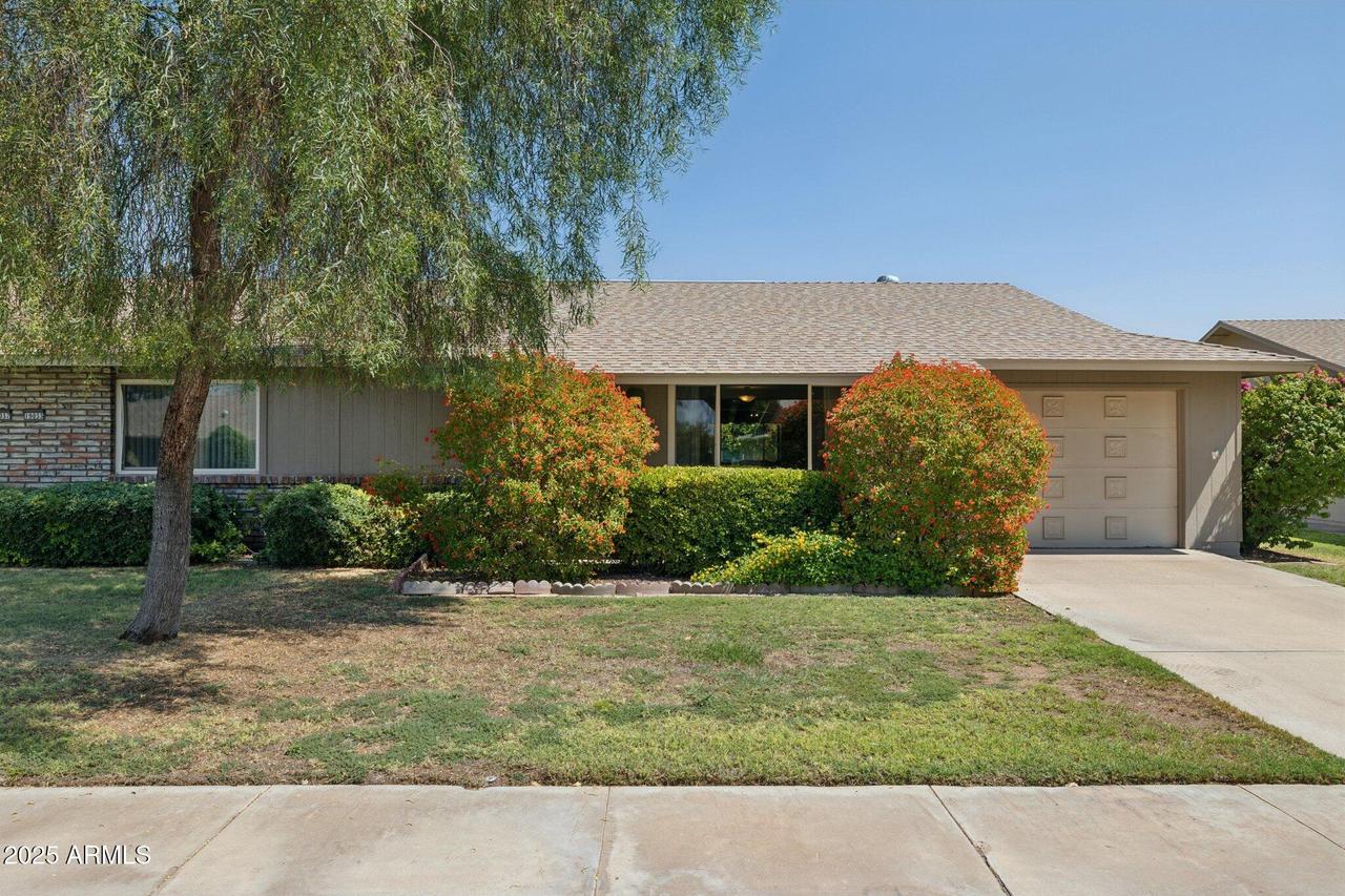 19033 N Signal Butte Cir., Sun City, AZ 85373