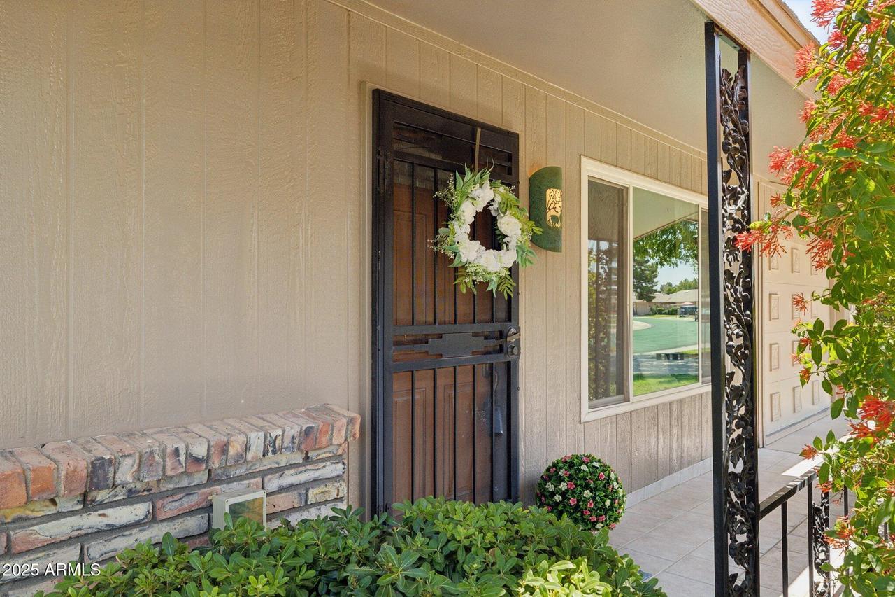 19033 N Signal Butte Cir., Sun City, AZ 85373