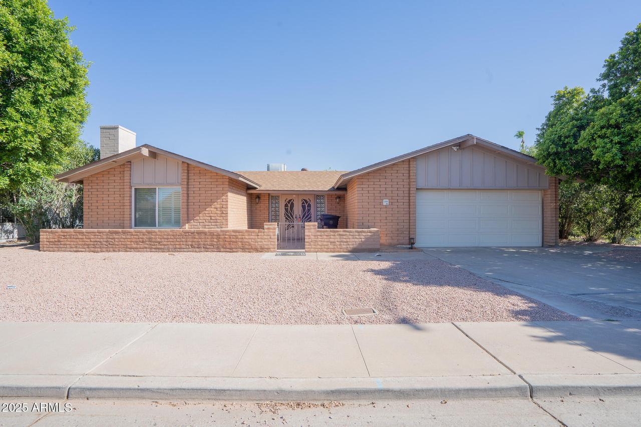 1261 W Kilarea Ave., Mesa, AZ 85202