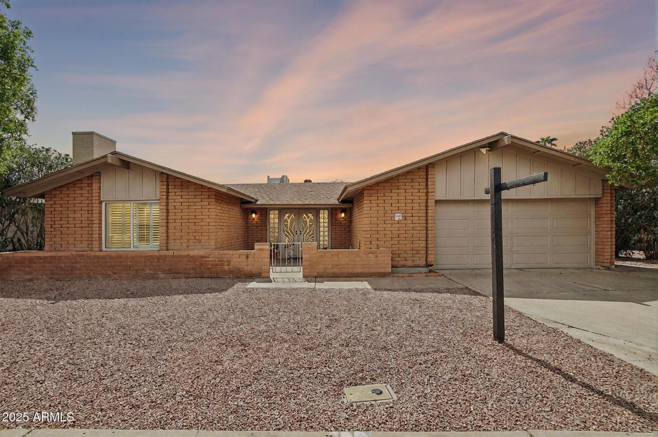 1261 W Kilarea Ave., Mesa, AZ 85202