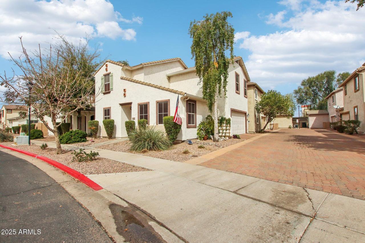 10220 E Isleta Ave., Mesa, AZ 85209