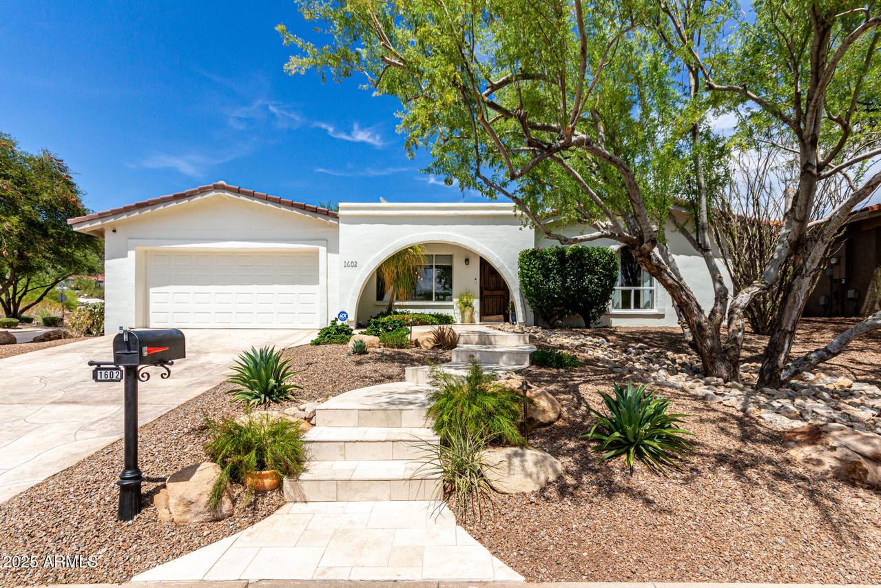 1602 E Las Palmaritas Dr., Phoenix, AZ 85020